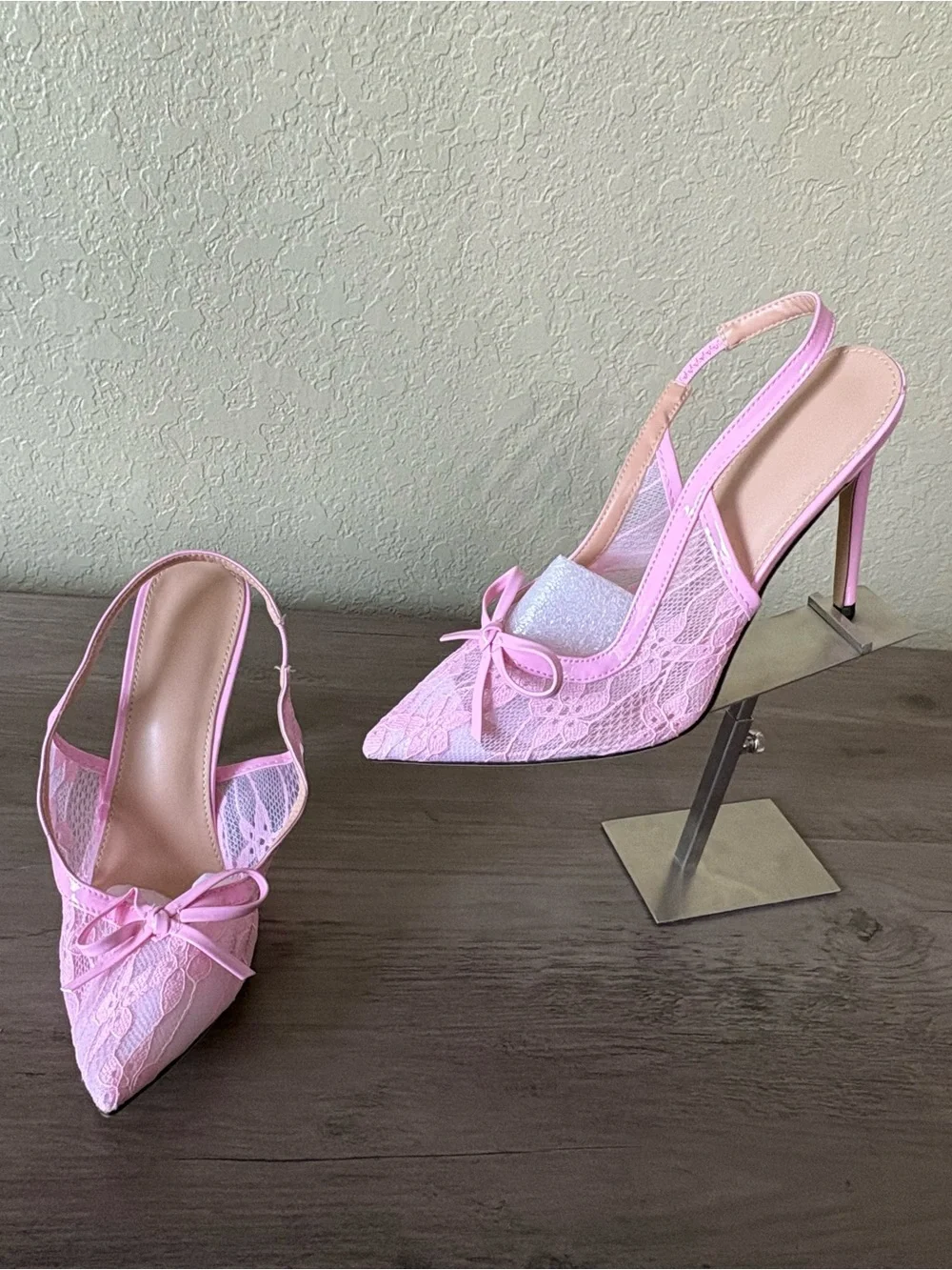 Pink Lace Slingback Stiletto Heels Bow Pointed Toe Size 40 NWOT